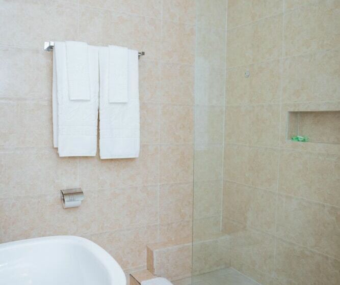 اتاق استاندارد, Hibiscus Blvd Triomphal