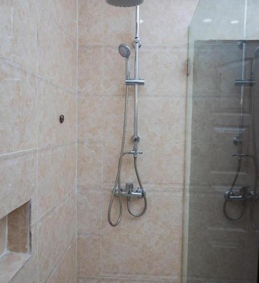 اتاق استاندارد, Hibiscus Blvd Triomphal