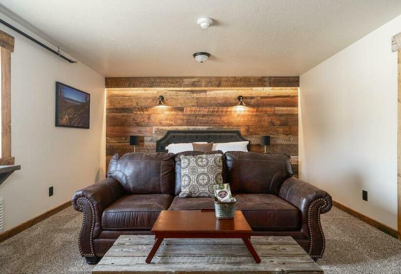 Студио Стандарт Кровать Кинг, The Adventure Inn Yellowstone