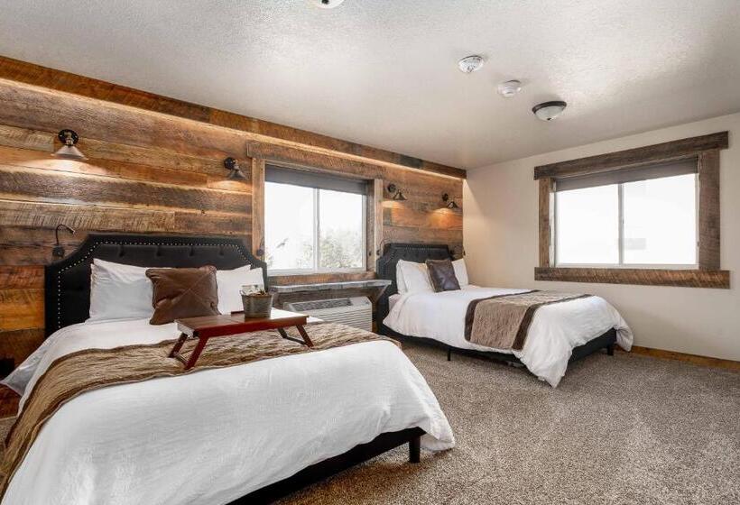 Suite, The Adventure Inn Yellowstone