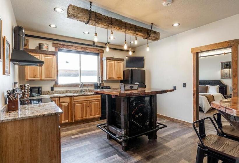 Pokój Rodzinny Deluxe, The Adventure Inn Yellowstone