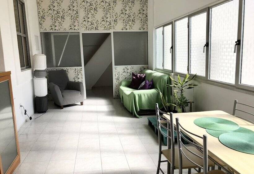 Economy Triple Room, The Pocket Pillow House