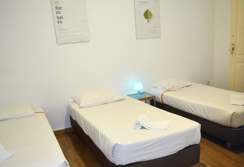 Economy Triple Room, The Pocket Pillow House