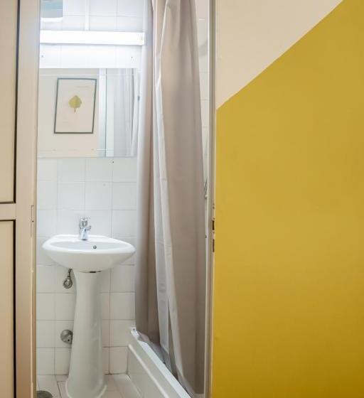 Economy Triple Room, The Pocket Pillow House