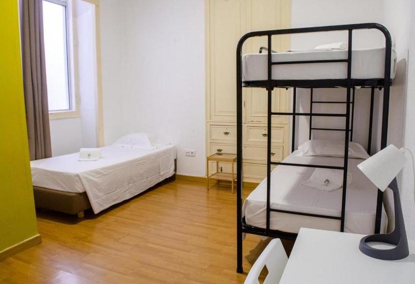 Economy Triple Room, The Pocket Pillow House