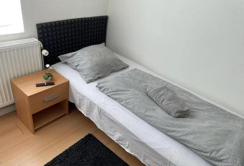 バスルーム共有のシングルスタンダード, Padborg Inn   Simple Rooms & Modern Apartments