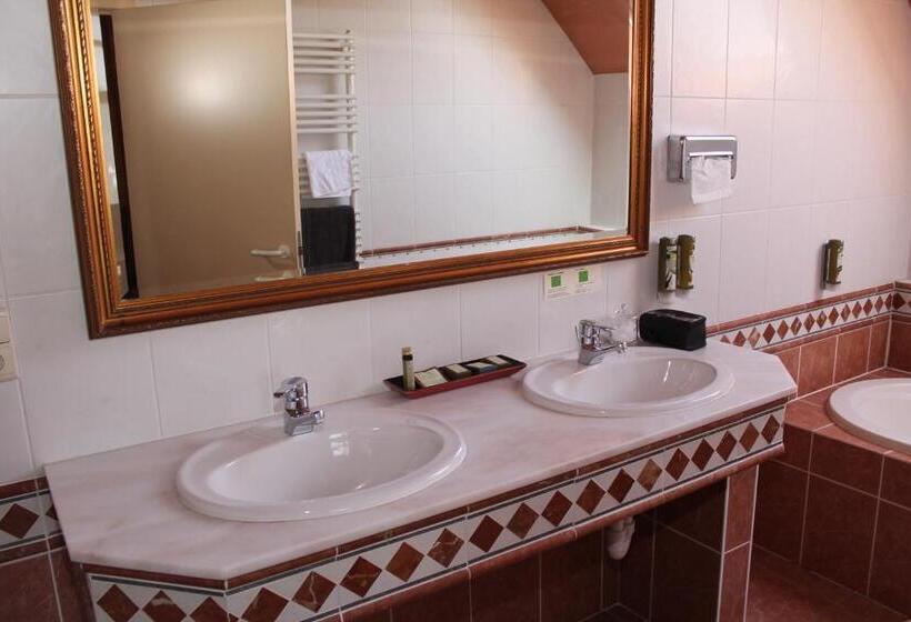 חדר דלוקס, De Notelaer