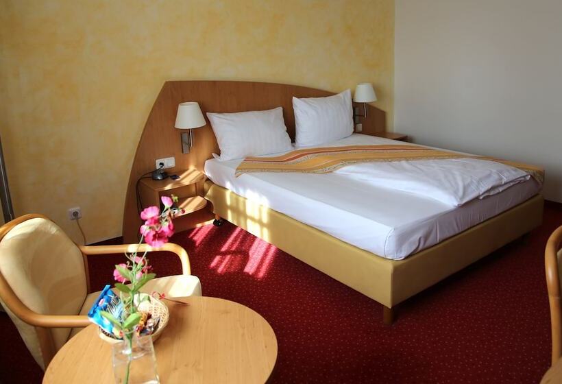 חדר קומפורט יחיד, Alarun