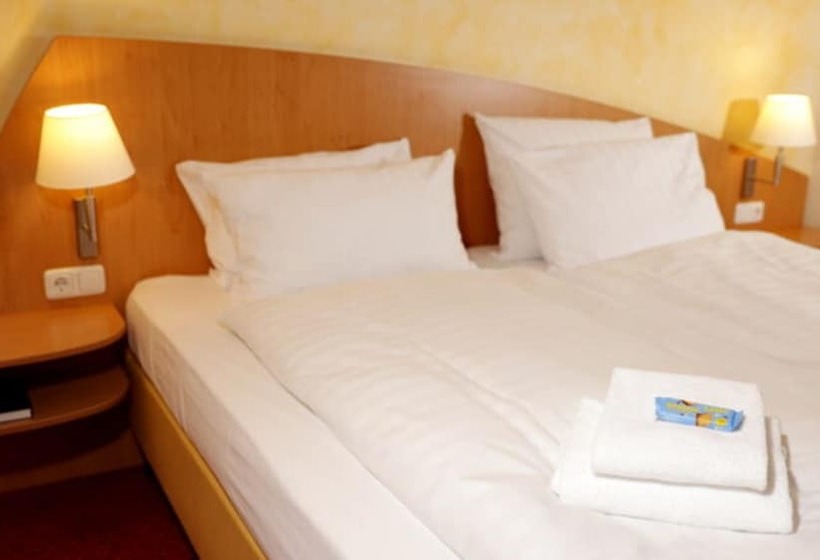 חדר קומפורט, Alarun