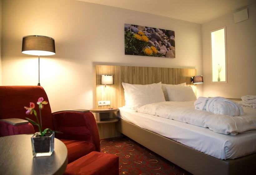 חדר סופריור, Alarun