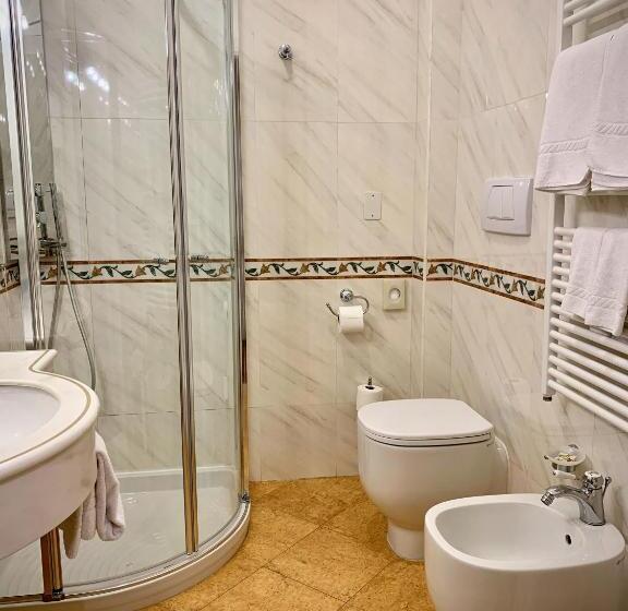 غرفة قياسية مزوَّدة بشُرفة, Albergo Gardesana