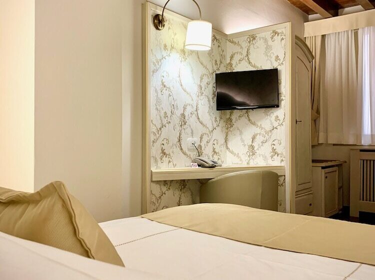 غرفة قياسية فردية, Albergo Gardesana