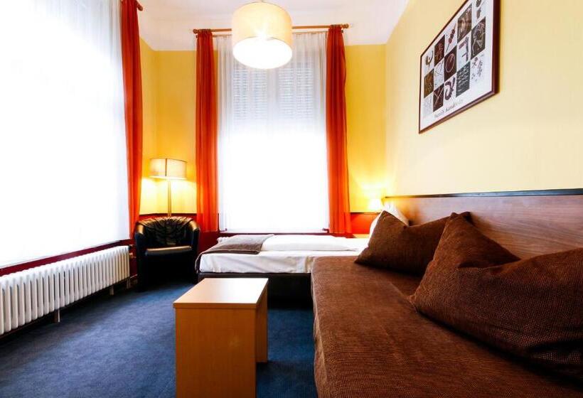 اتاق استاندارد یک نفره, Am Tiergarten