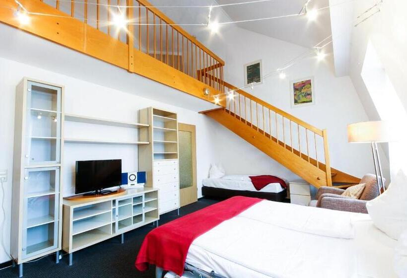 1 Bedroom Penthouse Apartment, Am Tiergarten