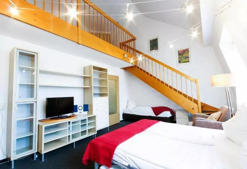 1 Bedroom Penthouse Apartment, Am Tiergarten