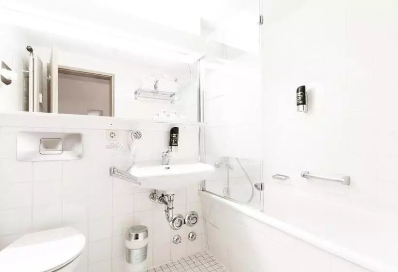 1 Bedroom Penthouse Apartment, Am Tiergarten