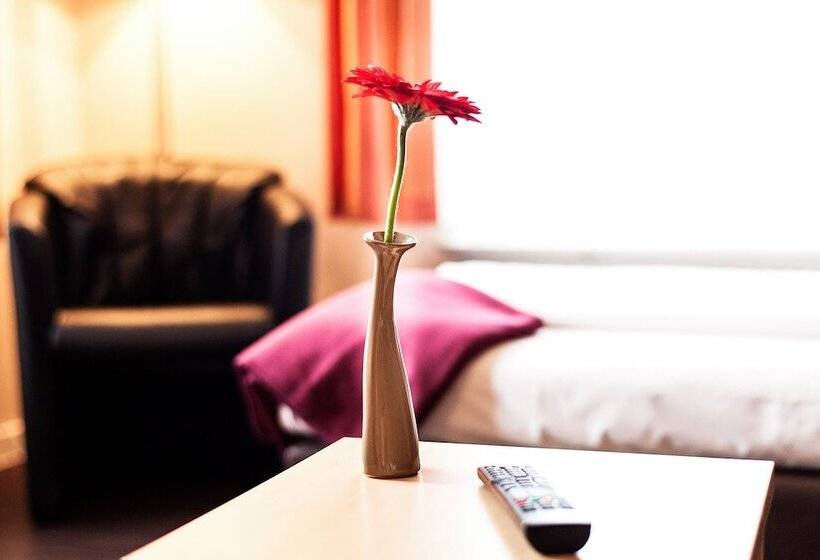 اتاق استاندارد یک نفره, Am Tiergarten