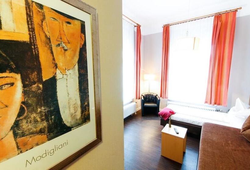 اتاق استاندارد یک نفره, Am Tiergarten