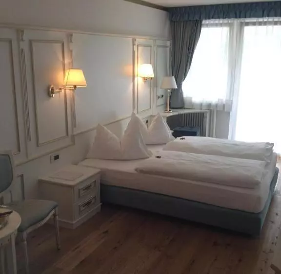 Standard-huone, Antines