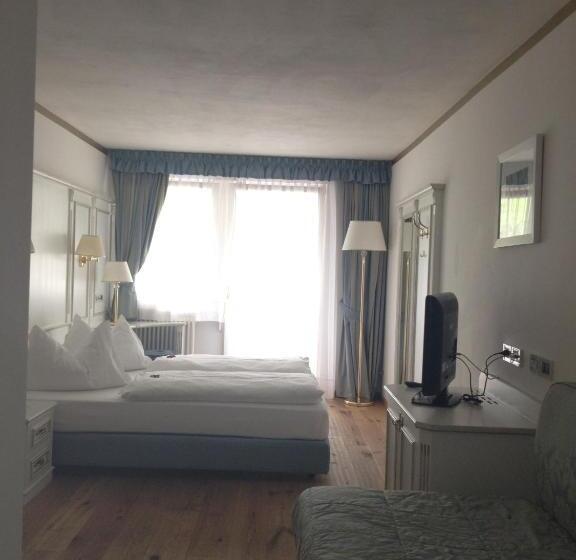 חדר סטנדרט, Antines