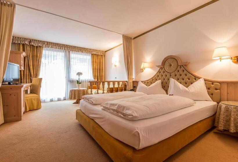 חדר קומפורט, Antines