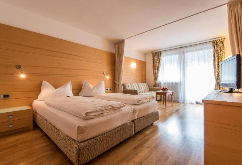 חדר קומפורט, Antines