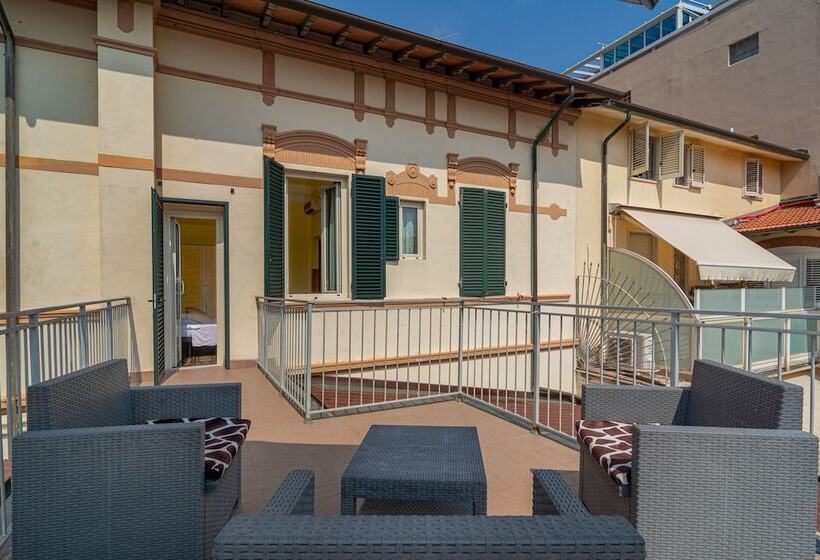 اتاق استاندارد سه نفره, Arcangelo