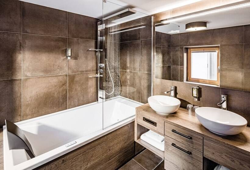 Люкс Повышенной Комфортности, Boutique & Fashion Hotel Maciaconi   Gardenahotels