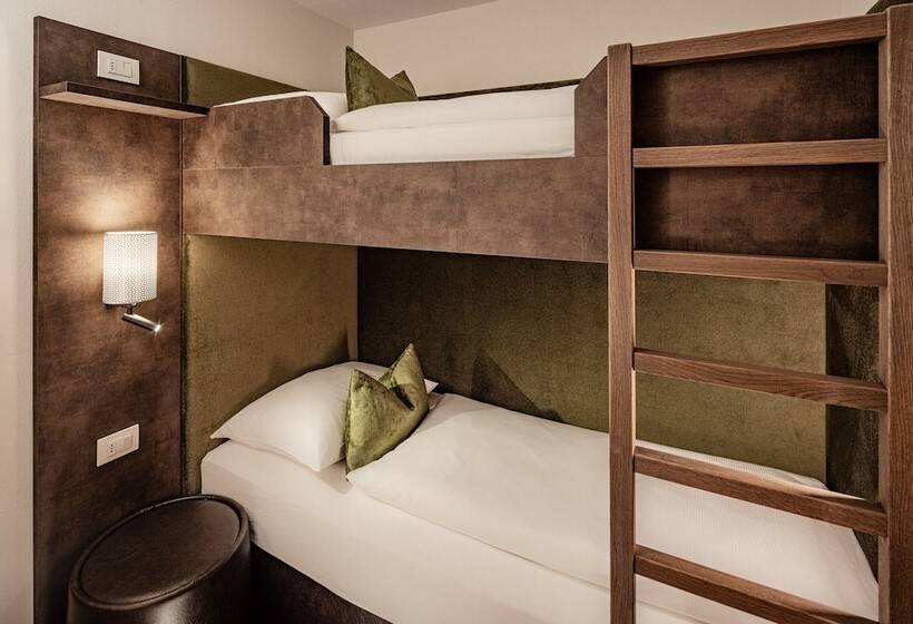 سوییت لوکس, Boutique & Fashion Hotel Maciaconi Gardenahotels