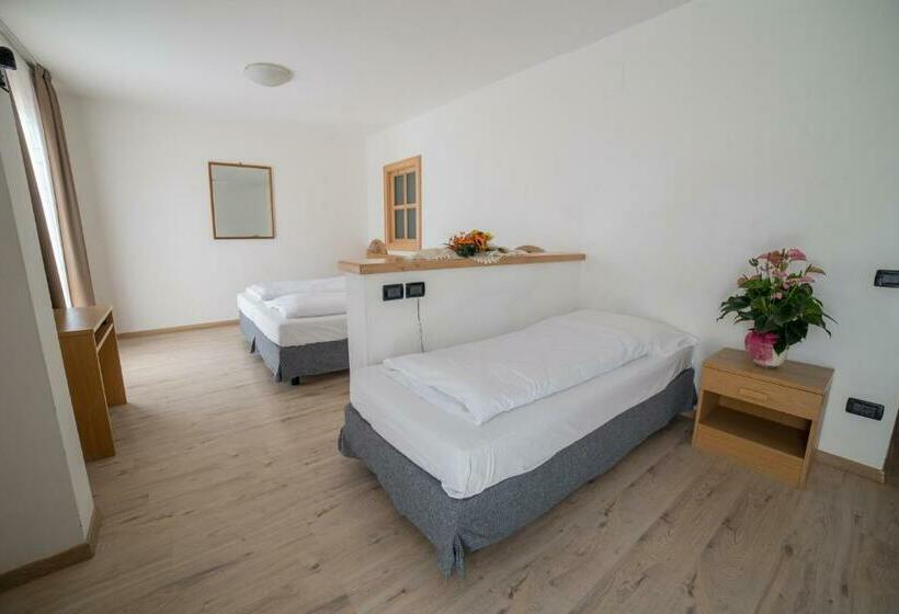4인용 스탠다드 룸, Caminetto Mountain Resort