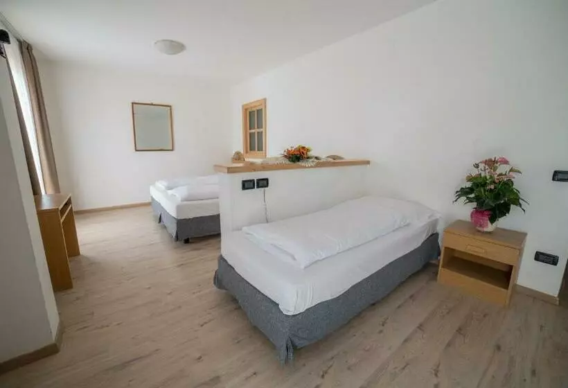 スタンダード４人部屋, Caminetto Mountain Resort