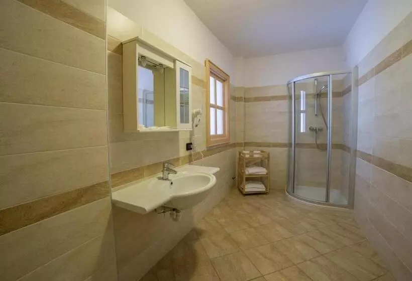スタンダード４人部屋, Caminetto Mountain Resort