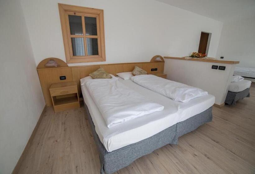 غرفة قياسية ثلاثية, Caminetto Mountain Resort