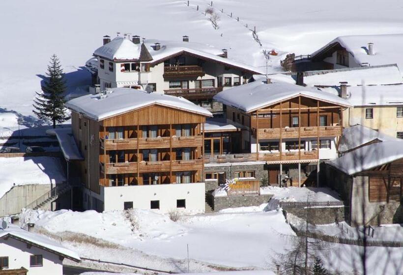 Номер Стандарт Вид на Горы, Edelweiss