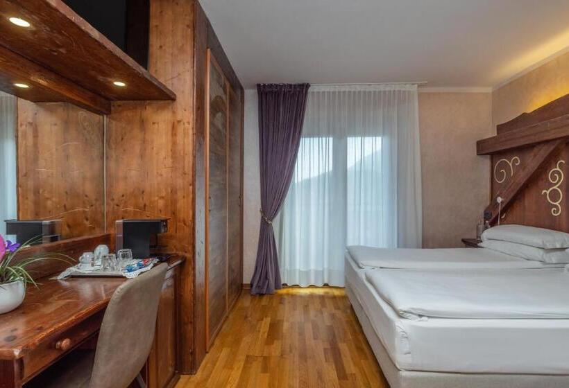 バルコニー付きデラックスルーム, Garden Wellness Hotel S