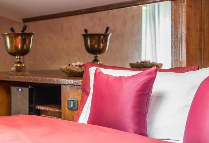 キングサイズベッドのデラックススイート, Garden Wellness Hotel S