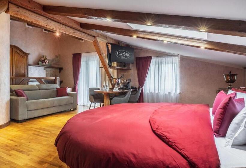 キングサイズベッドのデラックススイート, Garden Wellness Hotel S