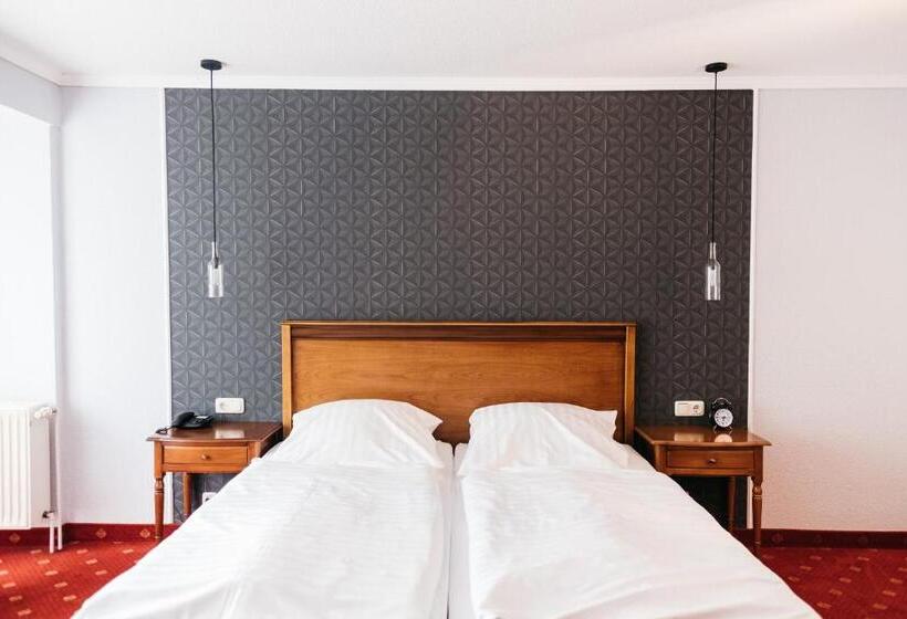 스탠다드 싱글 룸, Krögers