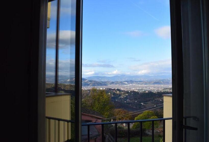 Номер Стандарт, La Castellana