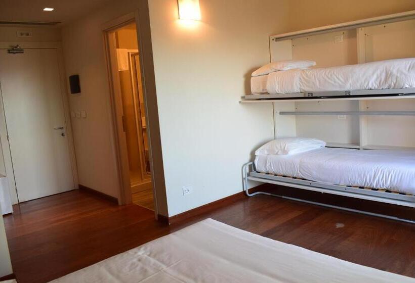 Четырехместный Номер Стандарт, La Castellana