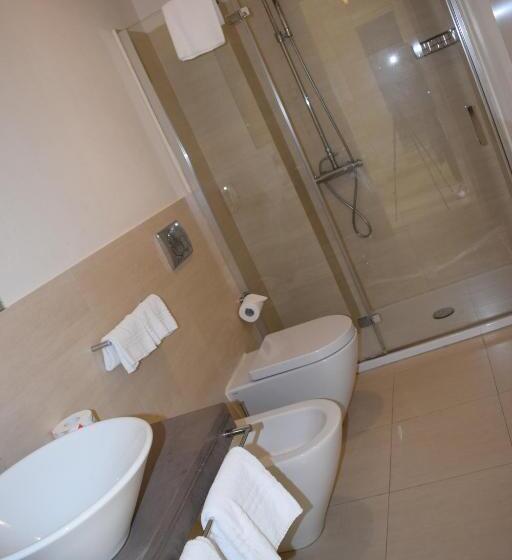 Четырехместный Номер Стандарт, La Castellana