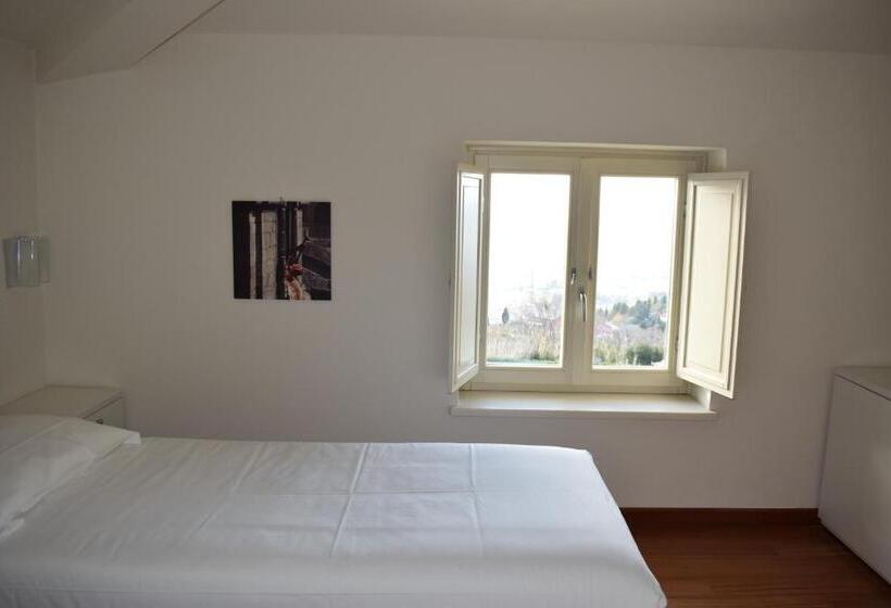 Номер Economy, La Castellana