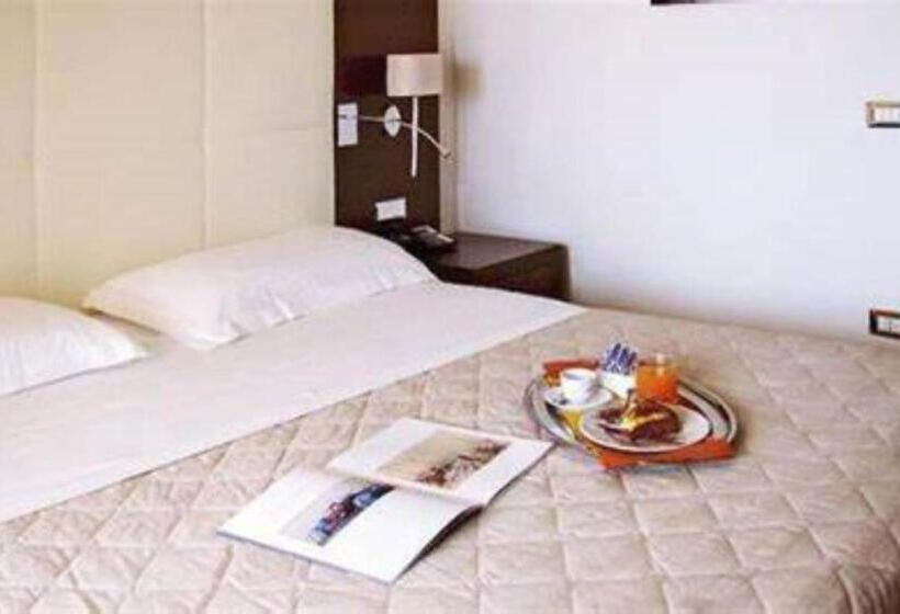 Номер Стандарт с Балконом, La Castellana