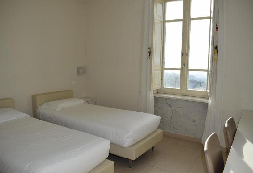 Семейный Номер, La Castellana