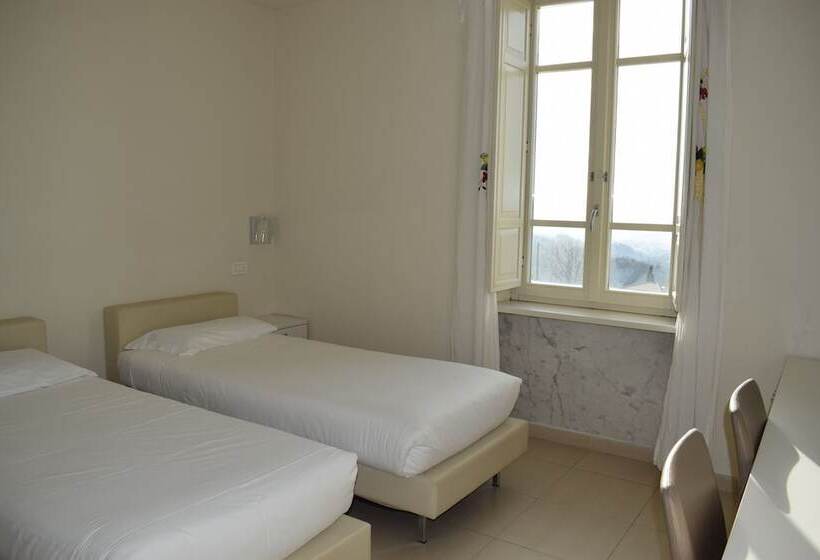 Четырехместный Номер Стандарт, La Castellana