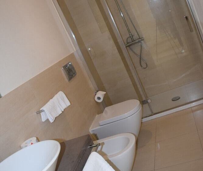 Четырехместный Номер Стандарт, La Castellana