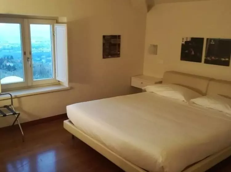 エコノミールーム, La Castellana