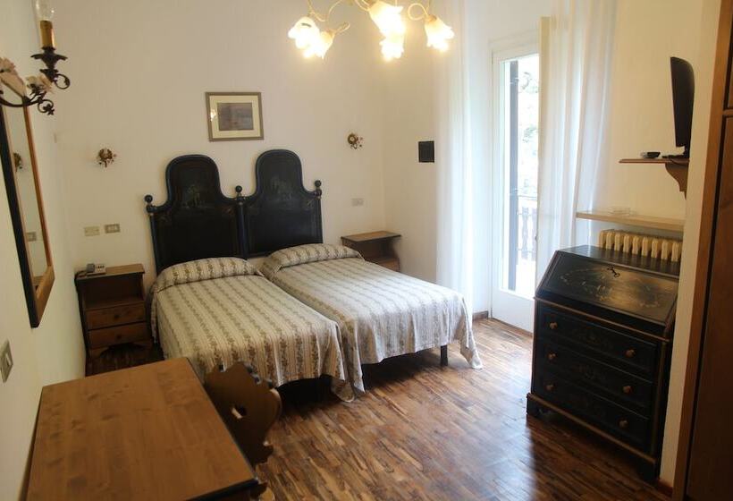 غرفة قياسية مطلّة علي البحيرة, Lago Park