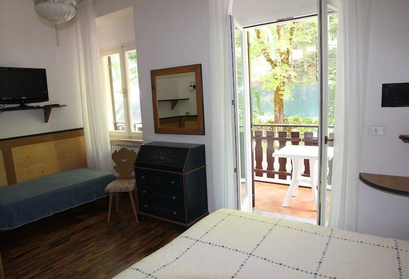 غرفة قياسية مطلّة علي البحيرة, Lago Park