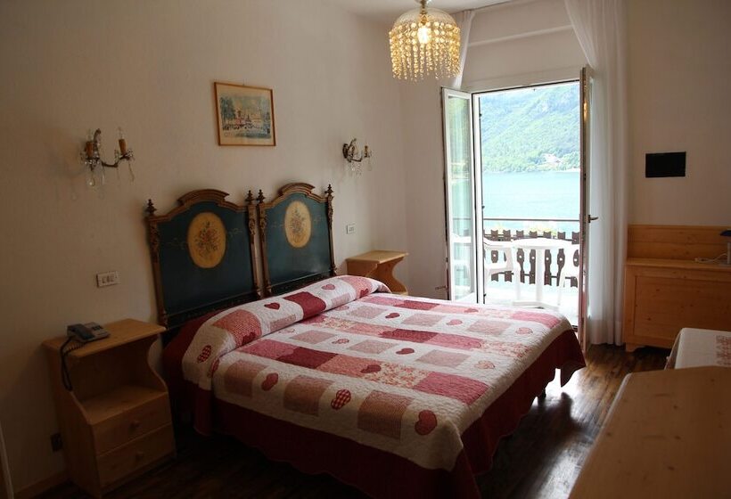 غرفة قياسية مطلّة علي البحيرة, Lago Park